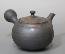 Tokoname teapot by Shukei