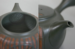 Bamboo engraved teapot by Shunen II 