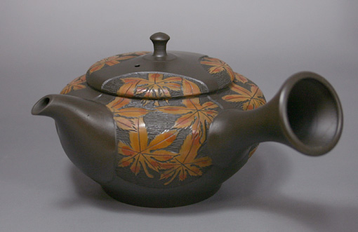 Kokudei maple leaves teapot by Shunen II