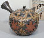Kokudei maple leaves teapot by Shunen