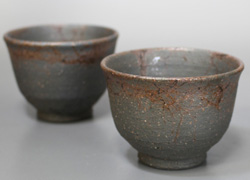 Japanese pottery - Tokoname yohen mogake cups by Tanikawa Jin