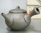Japanese pottery - Tokoname yohen mogake teapot by Tanikawa Jin