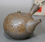 Japanese pottery - Tokoname yohen mogake teapot by Tanikawa Jin