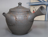 Japanese pottery - Tokoname yohen mogake teapot by Tanikawa Jin