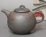 Japanese pottery - Tokoname yohen mogake teapot by Tanikawa Jin