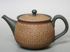 Japanese pottery - Tokoname teapots by Teruyuki
