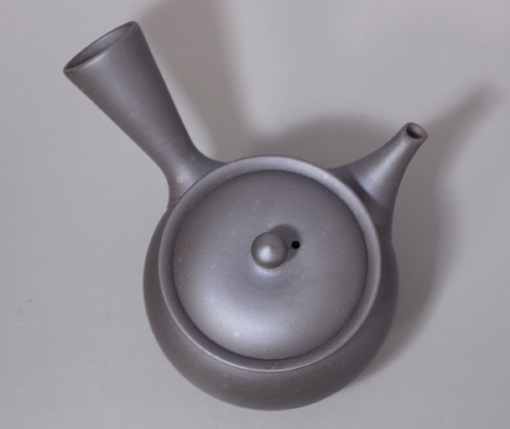 Japanese pottery -  Tokonameyaki teapot by Teruyuki