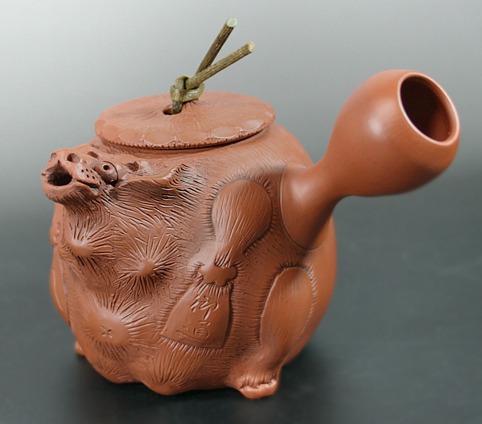 Tokoname Tanuki Teapot for Japanese green tea