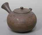 Tortoise shell designed kyusu by Touju with inro lid