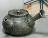 Tokoname Mayake teapot by Yamada Sou