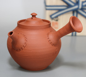 Japanese pottery Tokoname teapot by Yamada Sou