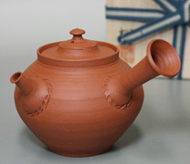 Japanese pottery Tokoname teapot by Yamada Sou