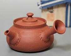Japanese pottery Tokoname teapot by Yamada Sou