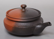 Tokoname handcrafted teapot by Yoshiki