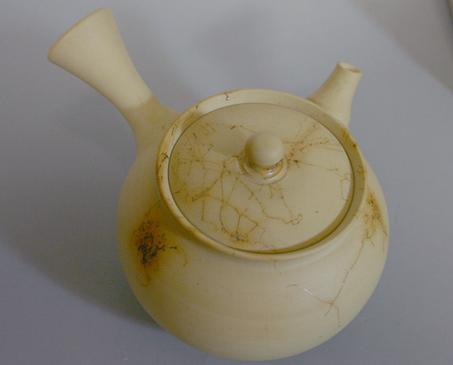 Japanese pottery- Tokoname kyusu teapot by Yoshiki