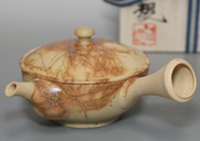 Tokoname handcrafted teapot by Yoshiki