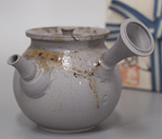 Tokoname handcrafted teapot by Yoshiki