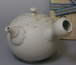 Japanese pottery- Tokoname kyusu teapot by Yoshiki