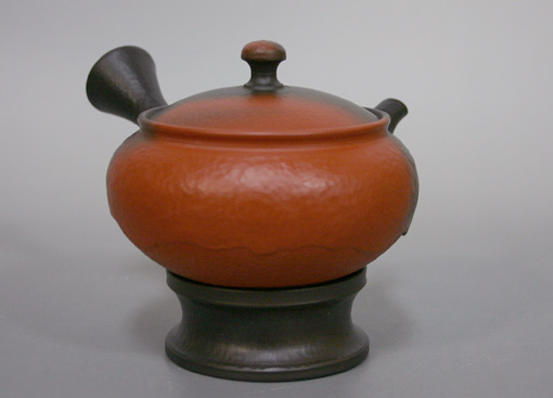Round base yohen kyusu with stand by Yoshiki