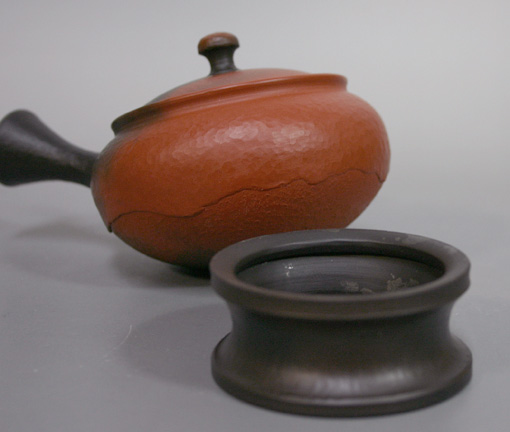 Round base yohen kyusu with stand by Yoshiki