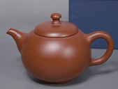 Japanese pottery- Tokoname teapot by Yoshiki