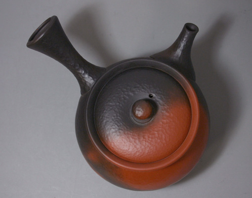 Yohen fukurogata kyusu with hammered finish by Yoshiki