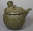 Japanese pottery - Tokoname teapots by Yusen