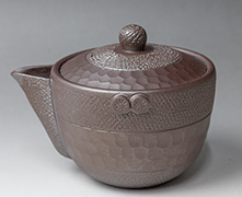 Banko teapot by Iroku