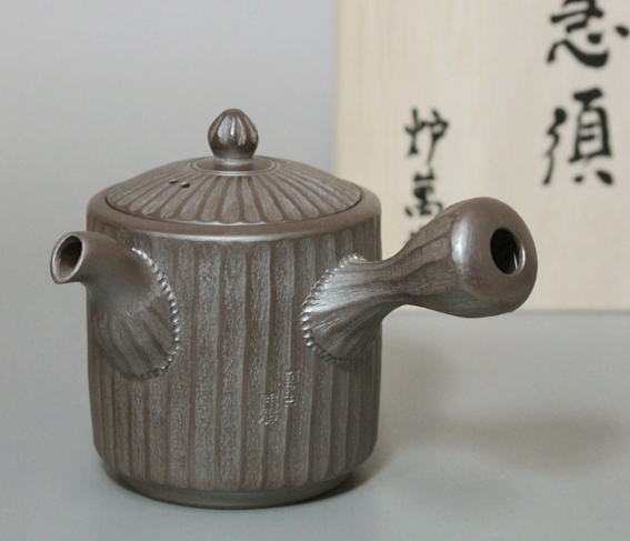 Banko teapot by Iroku