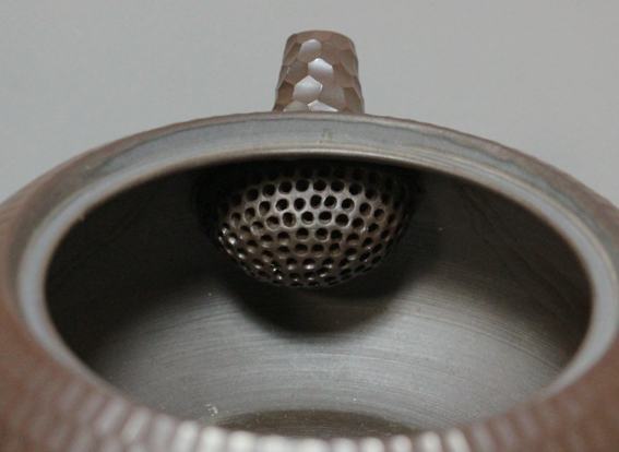 Banko teapot by Iroku