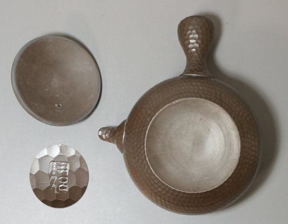 Banko teapot by Iroku