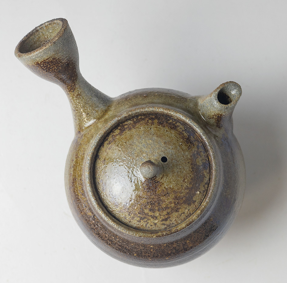 Banko teapot by Otsuki Shun - top view