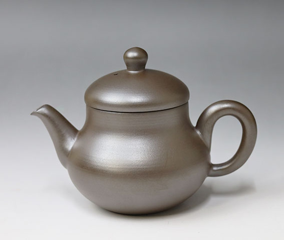 Banko teapots by Otsuki Shun