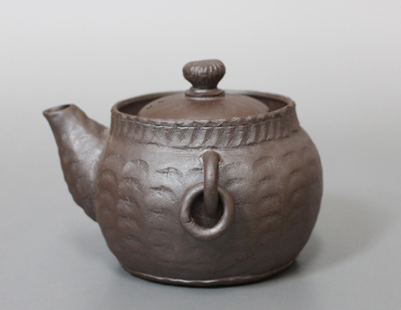 Banko teapots by Tachi Masaki