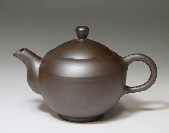 Banko teapots by Tachi Masaki