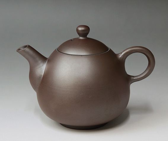 Banko teapots by Tachi Masaki