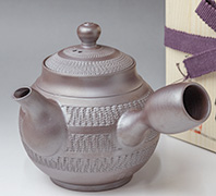 Banko shidei (purple) round nakaobi biri teapot by Tachi Masaki