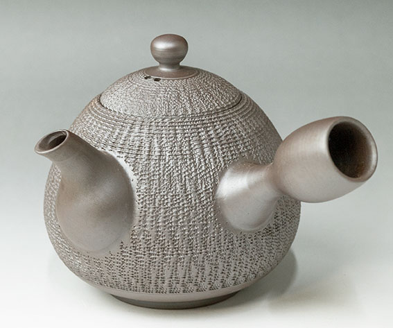 Banko teapots by Tachi Masaki