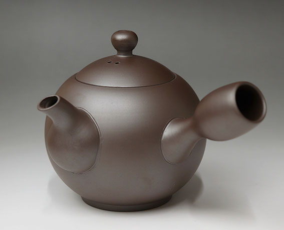 Banko teapots by Tachi Masaki