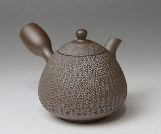 Banko teapots by Tachi Masaki