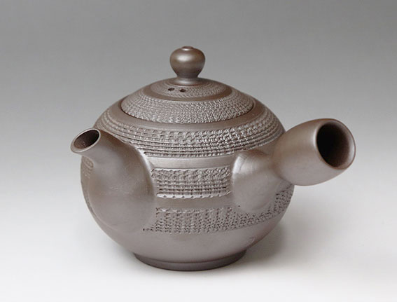 Banko teapots by Tachi Masaki