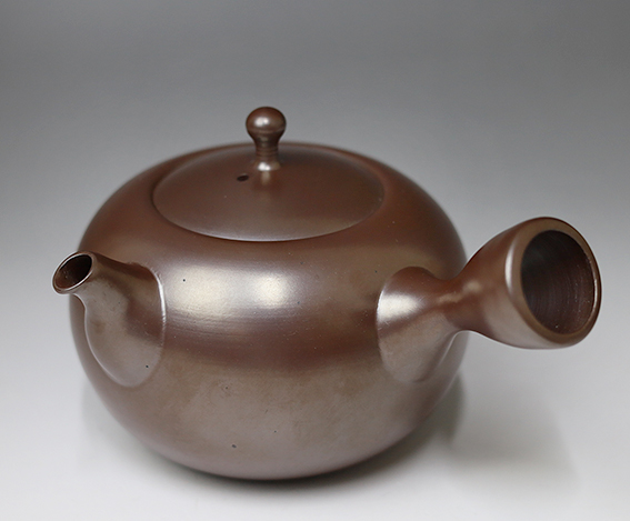 Banko teapots by Yamamoto Hiromi