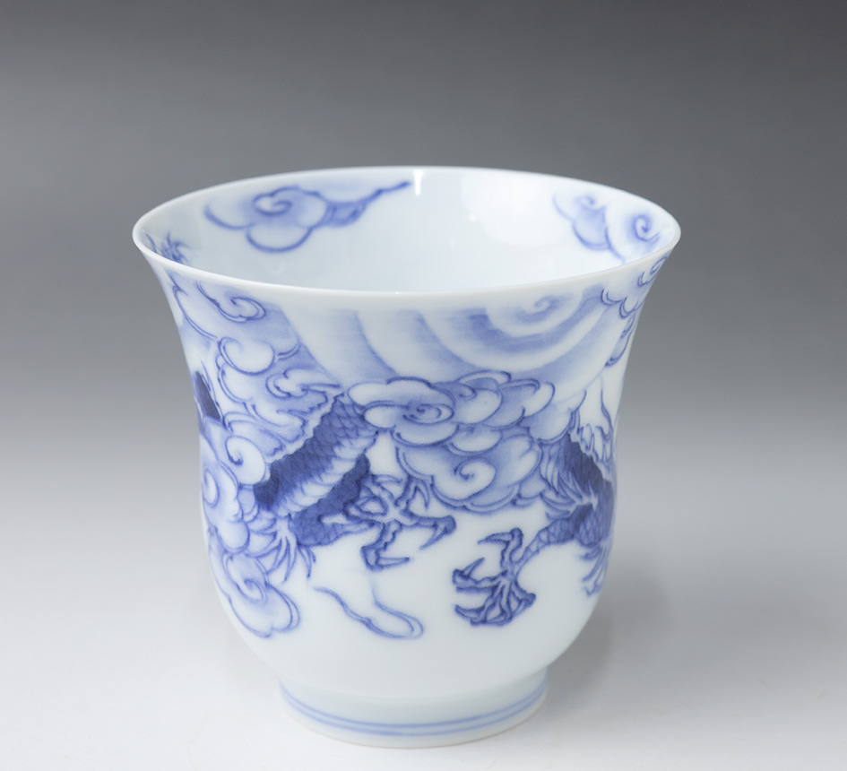 Hirado eggshell porcelain dragon yunomi - side view