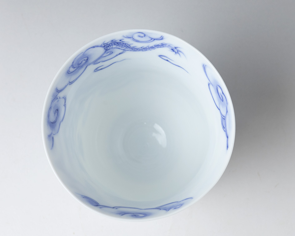Hirado eggshell porcelain dragon yunomi - inside view