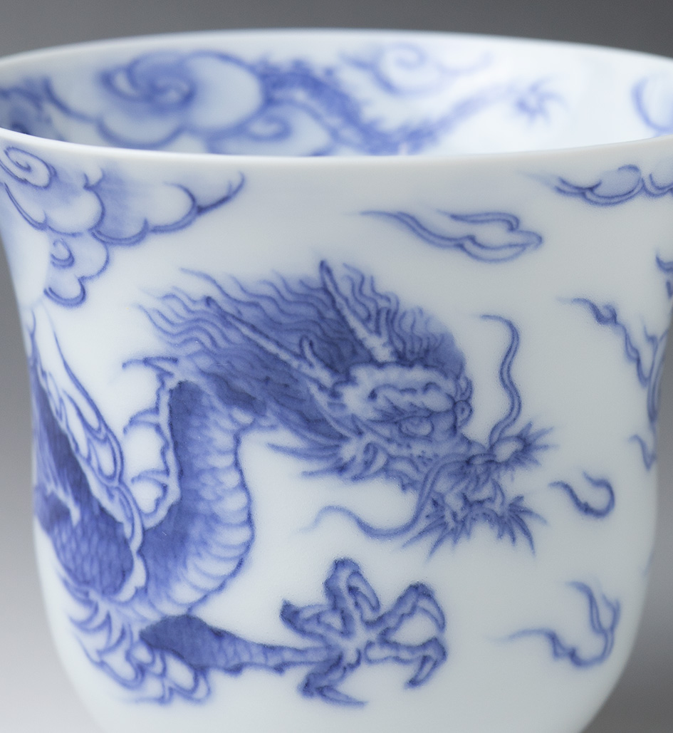 Hirado eggshell porcelain dragon yunomi - close-up view