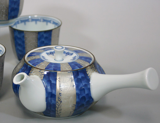 Dragonfly teaset by Kisen of Arita