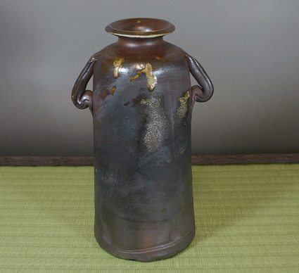 Bizen - Mimitsuki (with Handles) Flower Vase