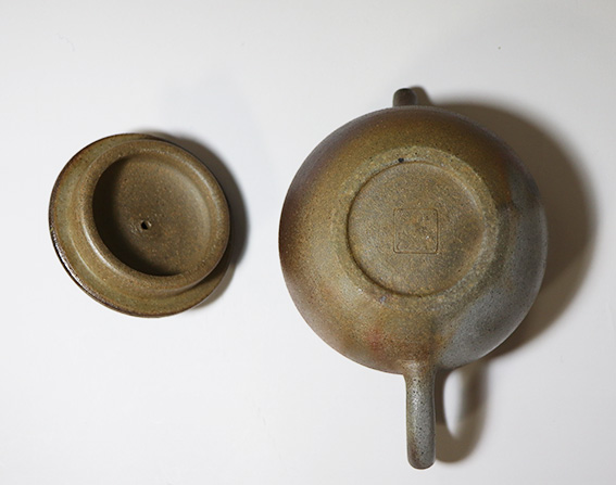 Bizen teapot from MugenAn studio