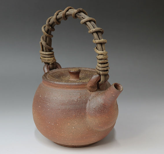 Japanese pottery - Bizen teapot by Shibuta Toshiaki