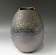Bizen vase